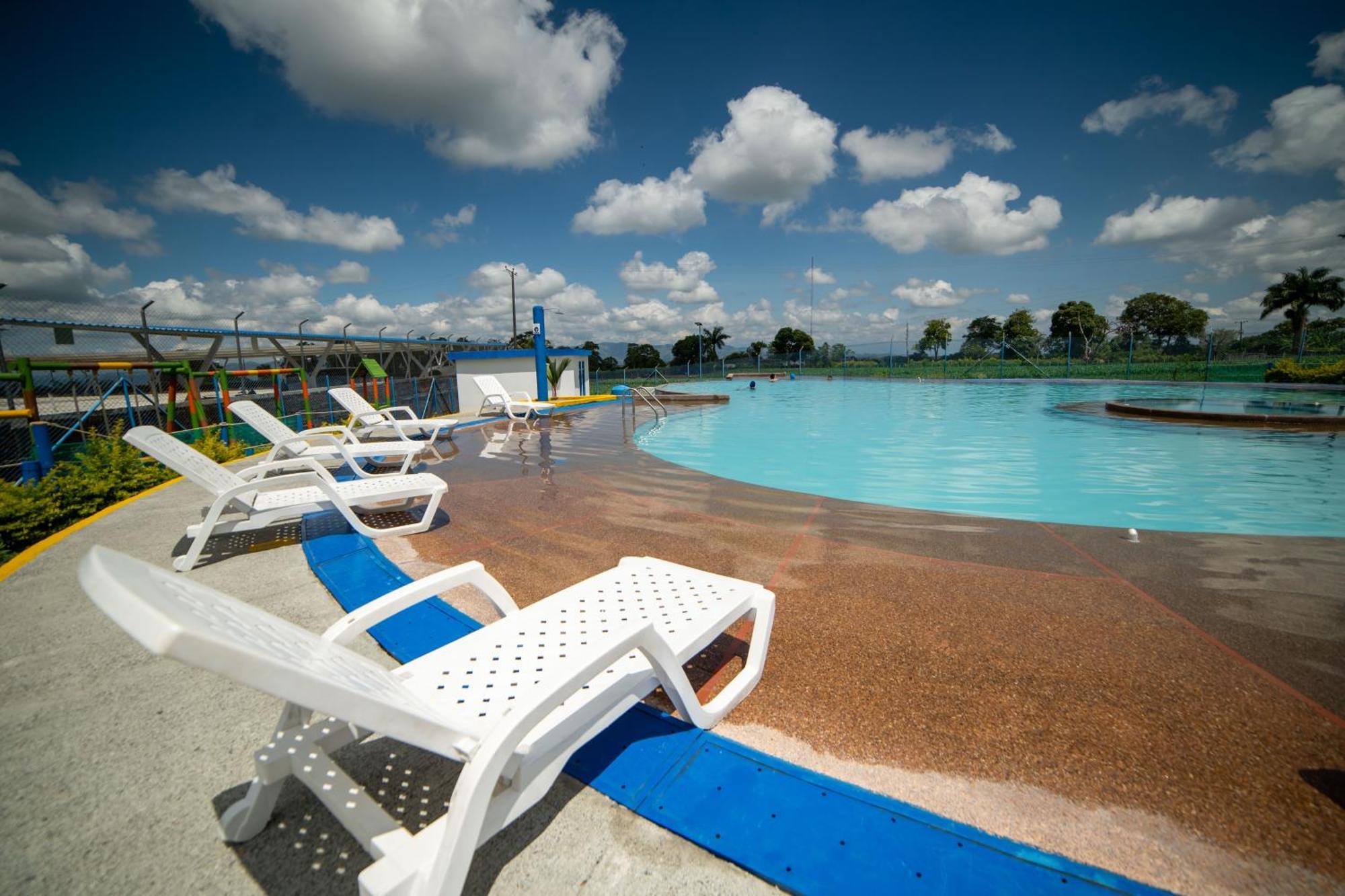 Apartment Con Parqueadero, Piscinas Y Wifi A 5 Min Del Parque Del Cafe Montenegro